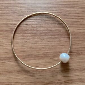 ❤️ Gold-Tone Bangle Bracelet